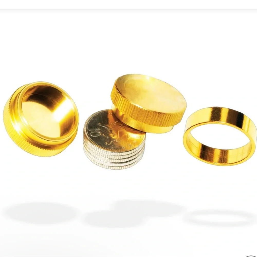 🆕- FAO Schwarz Dynamic Coins Magic Trick Set